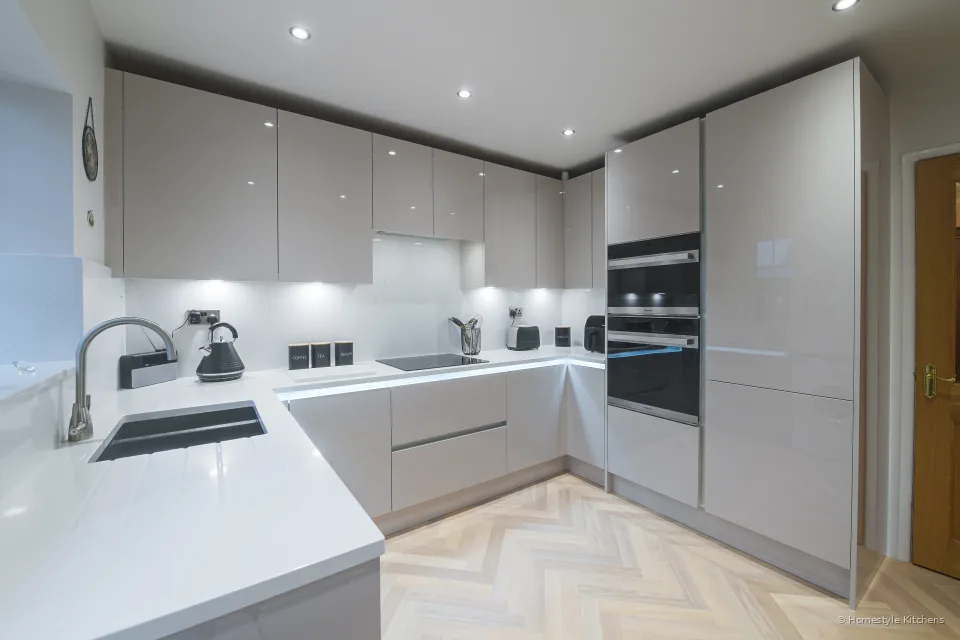 Howe Kitchen #10