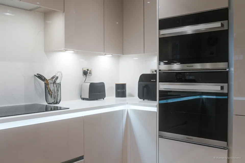 Howe Kitchen #20